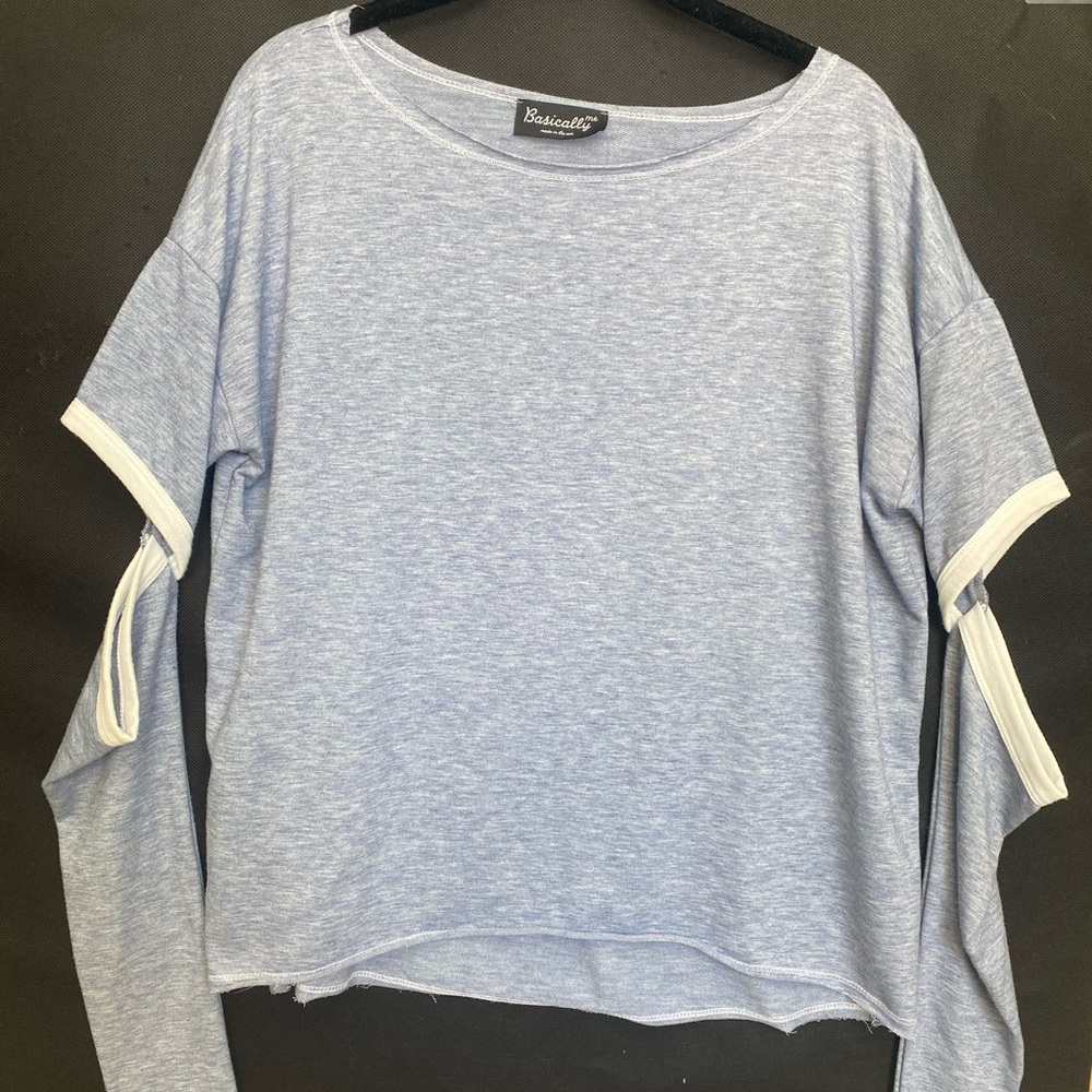 BasicallyMe Brand Top: Size Small